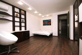 Апартаменты Inn Home Apartments - Ocean Plaza area Киев Апартаменты-студио, ул. Антоновича, 157-2